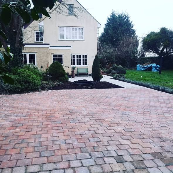Driveways by Robin's Garden